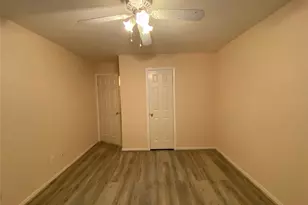 215 W New Meadows Dr, Sugar Land, TX 77479 - Photo 23