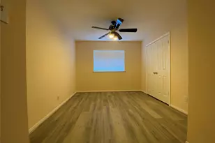 215 W New Meadows Dr, Sugar Land, TX 77479 - Photo 21