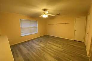 215 W New Meadows Dr, Sugar Land, TX 77479 - Photo 19