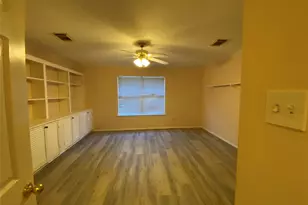 215 W New Meadows Dr, Sugar Land, TX 77479 - Photo 17