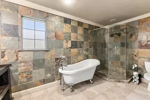114 Elmwood St, Huntsville, TX 77320 - Photo 17