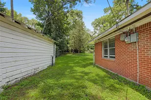 802 Cline St, Huntsville, TX 77340 - Photo 21