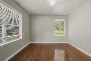 802 Cline St, Huntsville, TX 77340 - Photo 9