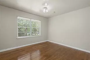 802 Cline St, Huntsville, TX 77340 - Photo 15