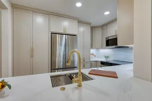 2829 Timmons Ln, Houston, TX 77027 - Photo 15