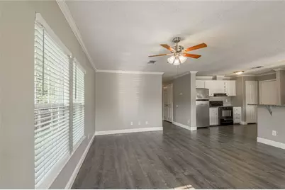 164 Varsity Drive, Huntsville, TX 77340 - Photo 5