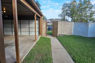 8151 Misty Ridge Ln, Houston, TX 77071 - Photo 7