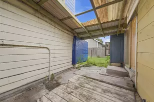 5709 Sherman St, Houston, TX 77011 - Photo 25