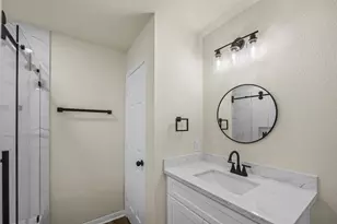5227 Meadow Canyon Dr, Sugar Land, TX 77479 - Photo 17