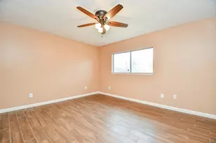 12011 Monument Valley Dr, Houston, TX 77067 - Photo 9