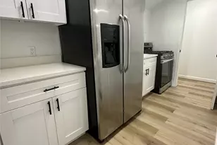 32 Farrell St, Houston, TX 77022 - Photo 3
