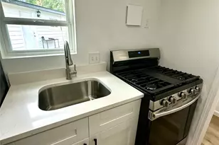 32 Farrell St, Houston, TX 77022 - Photo 13