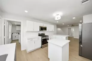 5455 N Crooked Creek Dr, Houston, TX 77017 - Photo 11