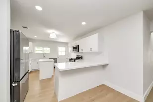 5455 N Crooked Creek Dr, Houston, TX 77017 - Photo 13