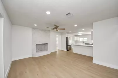5455 N Crooked Creek Drive, Houston, TX 77017 - Photo 15