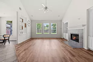 15214 Sky Brook Ln, Houston, TX 77044 - Photo 11