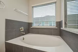 16021 Summerville Lake Dr, Tomball, TX 77377 - Photo 23