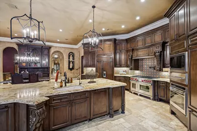 11095 Memorial Drive, Houston, TX 77024 - Photo 11