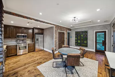 11095 Memorial Drive, Houston, TX 77024 - Photo 31