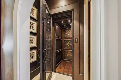 11095 Memorial Drive, Houston, TX 77024 - Photo 37