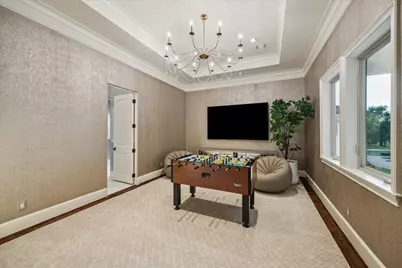 11095 Memorial Drive, Houston, TX 77024 - Photo 27