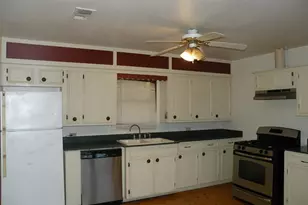 1015 Pear Dr, Huntsville, TX 77320 - Photo 5