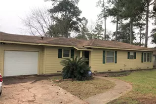 1015 Pear Dr, Huntsville, TX 77320 - Photo 1