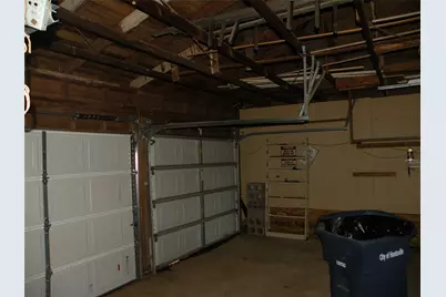 1015 Pear Drive, Huntsville, TX 77320 - Photo 19