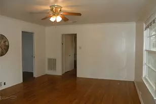 1015 Pear Dr, Huntsville, TX 77320 - Photo 9