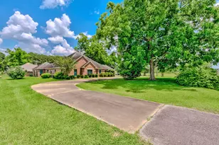 5200 N Main St, Vidor, TX 77662 - Photo 3