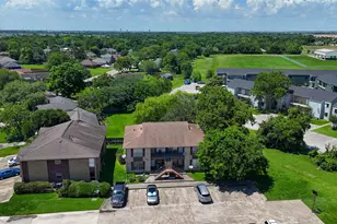 4021 Briar Hollow Dr, Dickinson, TX 77539 - Photo 37