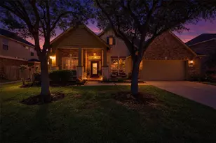 3608 Barrington Ct, Pearland, TX 77584 - Photo 3
