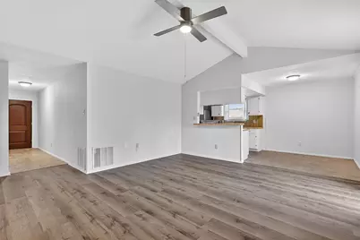 11807 S Ridgewood Circle, Houston, TX 77071 - Photo 5