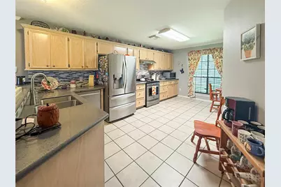 8 Rayburn Ridge, Angleton, TX 77515 - Photo 3