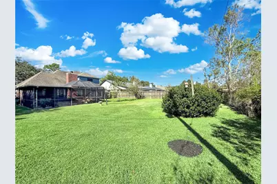 8 Rayburn Ridge, Angleton, TX 77515 - Photo 5