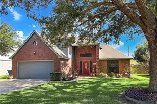 8 Rayburn Ridge, Angleton, TX 77515 - Photo 1