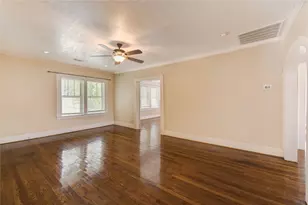 2620 Peckham St, Houston, TX 77098 - Photo 9