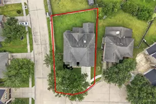 13107 Silhouette Bay Ct, Pearland, TX 77584 - Photo 3