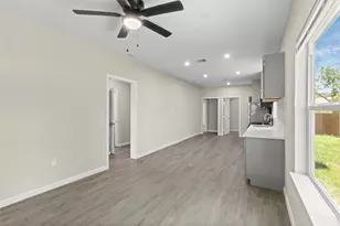 8402 Bassett St, Houston, TX 77051 - Photo 3