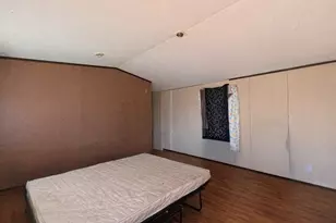 810 N Battlebell Rd, Highlands, TX 77562 - Photo 5