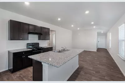 4006 Bronco Station, League City, TX 77573 - Photo 5