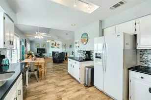 4107 Hardin Dr, Galveston, TX 77554 - Photo 31