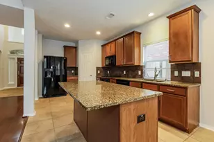 22 Frontera Cir, The Woodlands, TX 77382 - Photo 5