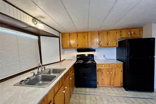 1718 W Dumble St, Alvin, TX 77511 - Photo 5