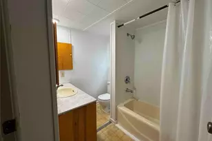 1718 W Dumble St, Alvin, TX 77511 - Photo 11