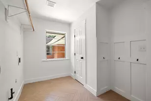 8202 Glencrest St, Houston, TX 77061 - Photo 11