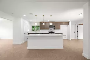 8202 Glencrest St, Houston, TX 77061 - Photo 9