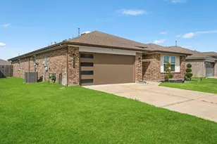 8210 Buck Ln, Rosharon, TX 77583 - Photo 3