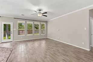 309 Lochvale Peak Ct, Montgomery, TX 77316 - Photo 9