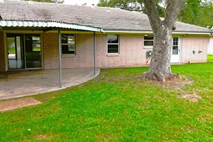 1607 McFarland St, Baytown, TX 77520 - Photo 19